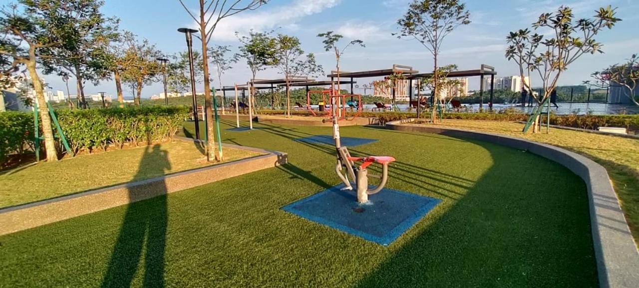 Santai Homestay سيبرجايا المظهر الخارجي الصورة